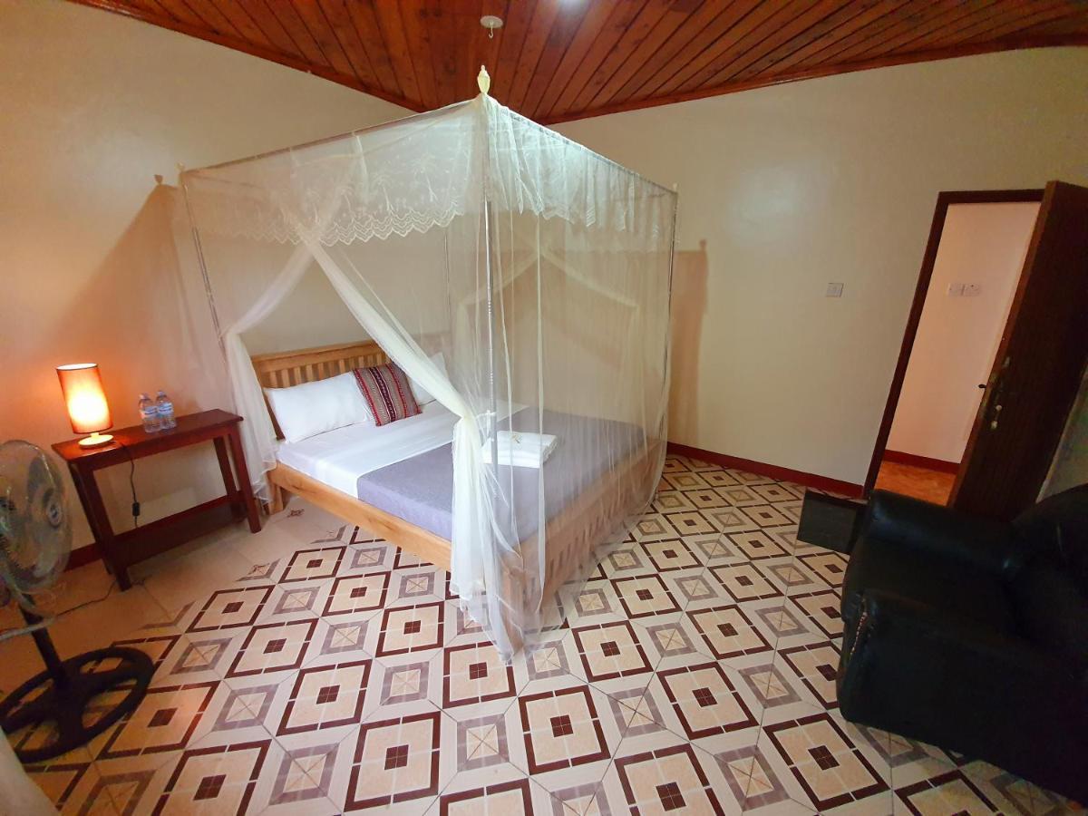 Annas Bed And Breakfast Entebbe Eksteriør bilde