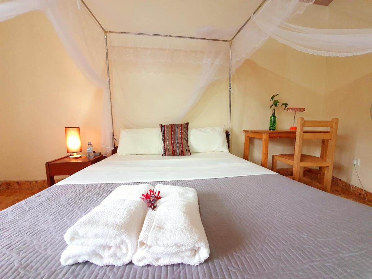 Annas Bed And Breakfast Entebbe Eksteriør bilde